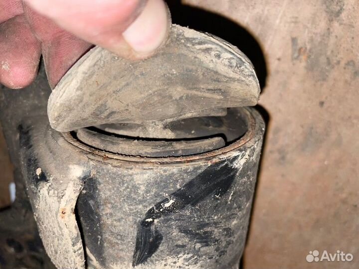 Подушка двигателя левая Hyundai Poni G4DJ