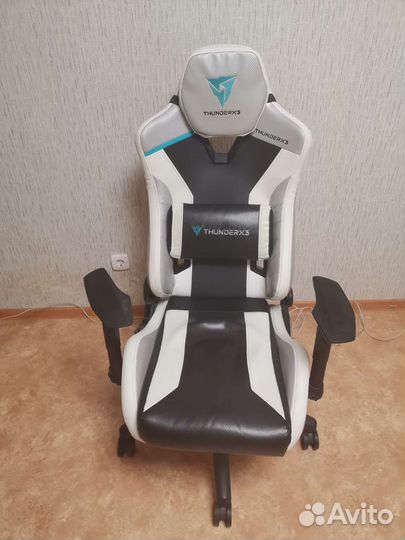 Игровое компьютерное кресло ThunderX3 TC3