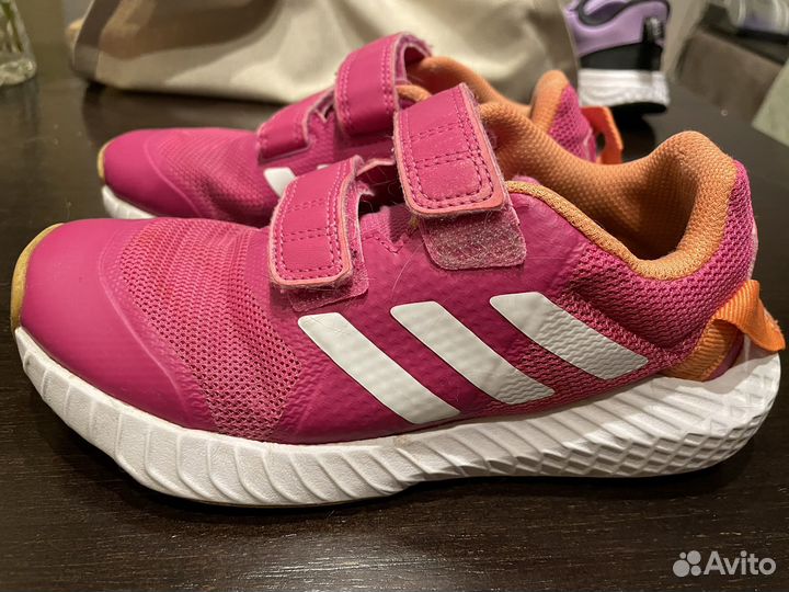 Кроссовки adidas для девочки