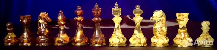Шахматы из янтаря