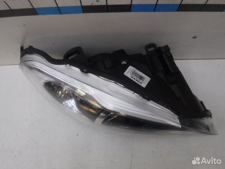 Фара правая Volvo XC60