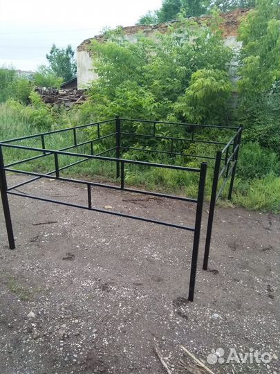 Оградка металлическая