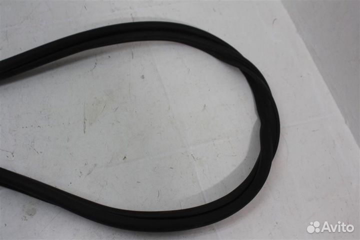 Уплотнитель багажника Renault Megane 2