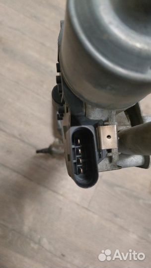 Моторчик стеклоочистителей передний Skoda Octavia