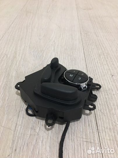 Блок управления сиденьем левый Mercedes Benz E280