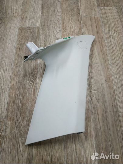 Накладка стойки крыши задней левой Ford Focus III