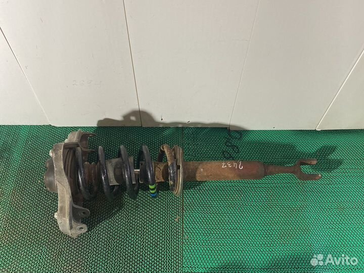 Стойка передняя левая Audi A4 B6