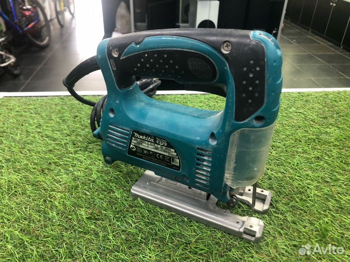 Лобзик Makita 4329 450Вт