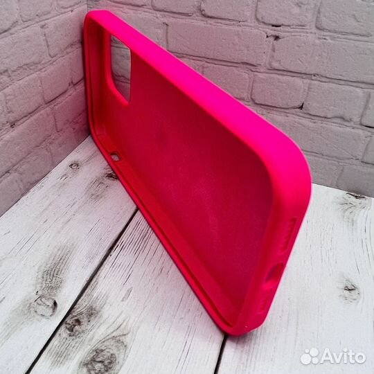 Чехлы на iPhone 14/Pro/Pro Max