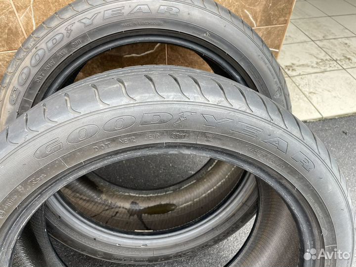 Goodyear EfficientGrip 255/45 R20 и 285/40 R20 92H