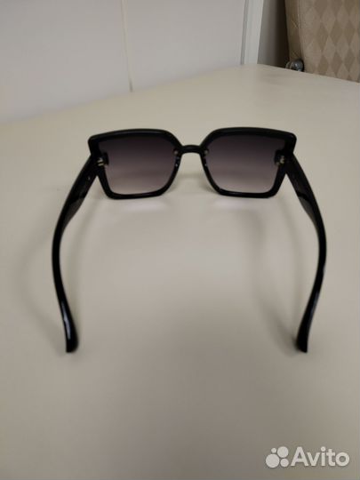 Солнцезащитные очки женские Gucci