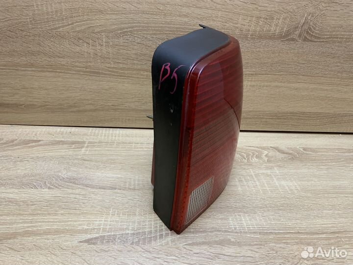 Фонарь задний правый VW Passat B5 1996-2000