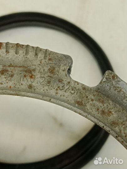 Резинка + гайка топливного бака комплект Audi Q7