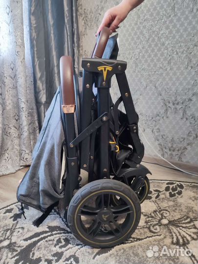 Прогулочная коляска luxmom