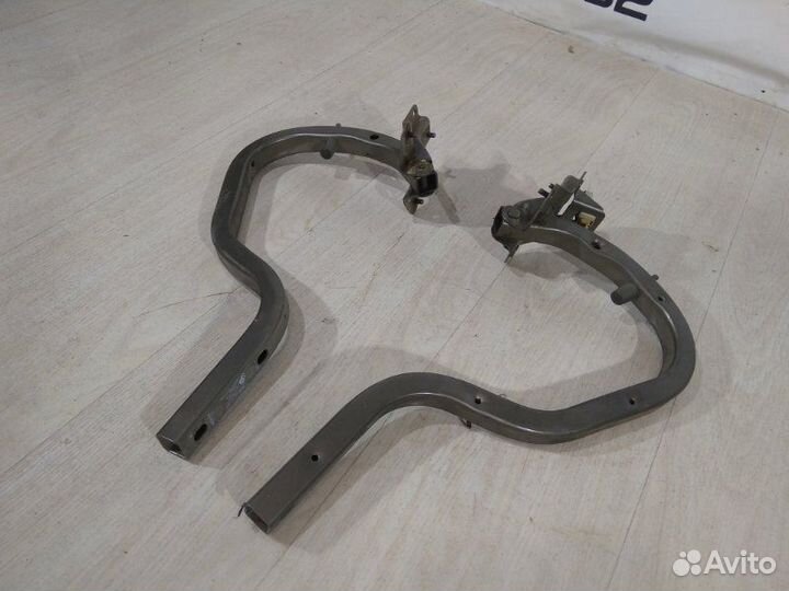 Петли крышки багажника Mazda 626 LX\ES USA 2002