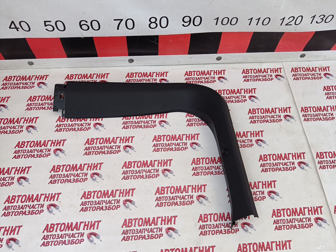 Обшивка крышки багажника левая Омода C5