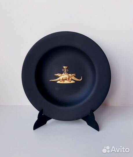 Wedgwood Black редкая тарелка с крокодилами