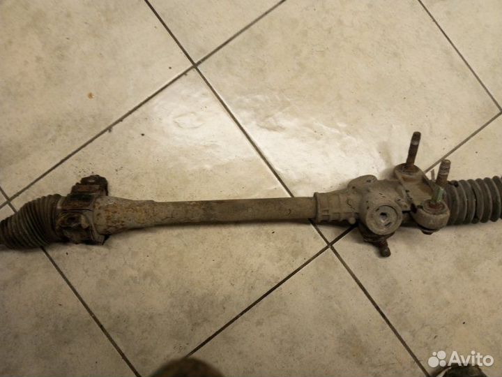 Рулевая рейка Toyota Yaris 1SZ FE 2003