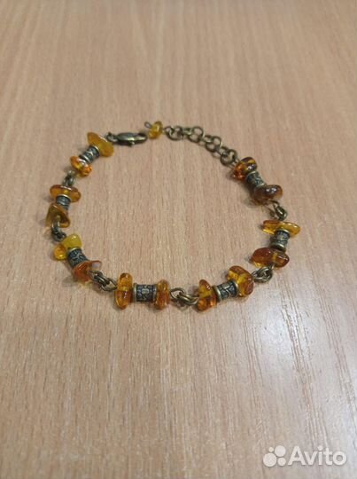 Браслет с янтарем