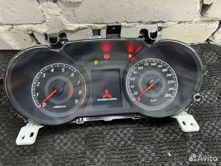 Приборка Lancer x Ralliart цветная русский язык