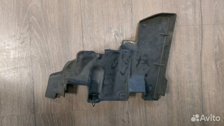 Дефлектор радиатора левый Land Rover Range Rover