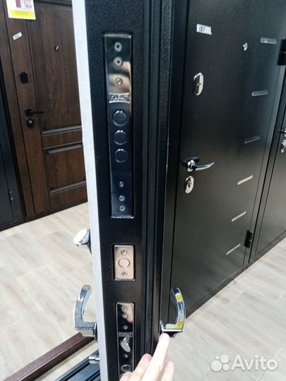 Дверь входная металлическая в наличии