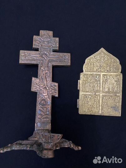 Киотный крест на подставке;створка складня/латунь