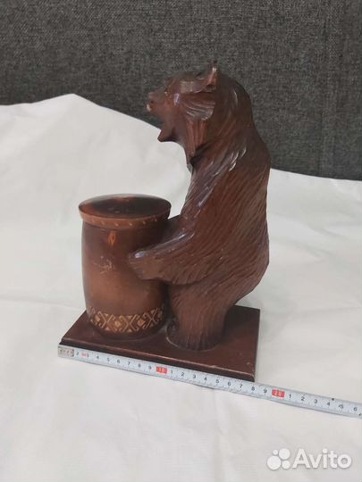 Медведь из дерева