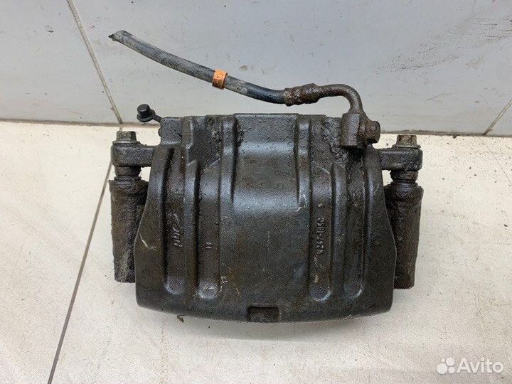 Суппорт передний левый Chrysler 300C седан 3 2006