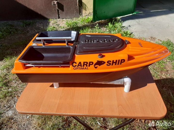 Прикормочный кораблик