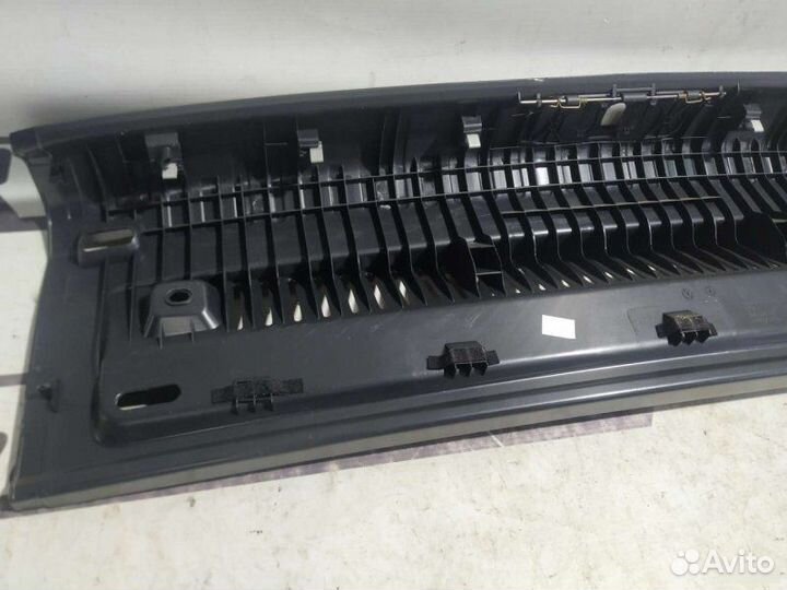 Обшивка панели Volkswagen Tiguan 1 2011—2017