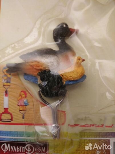 Крючки на стену самоклеющиеся