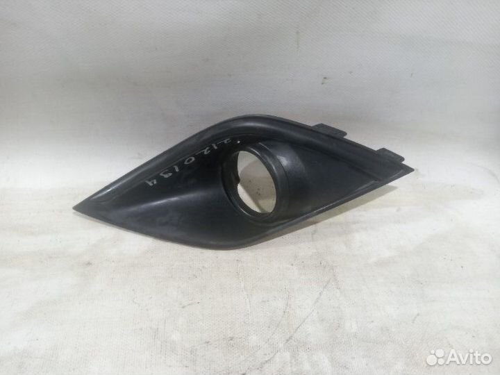 Накладка на туманку передняя правая Mitsubishi