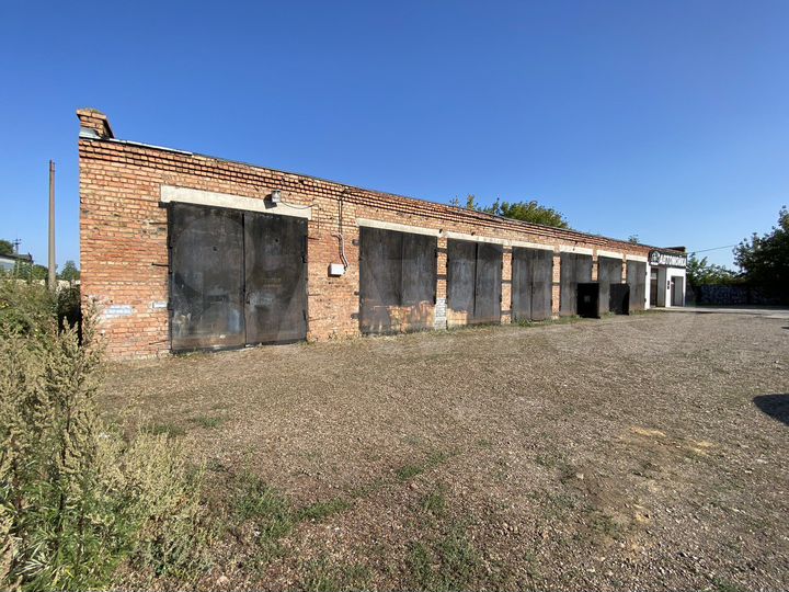 Гараж, > 30 м²