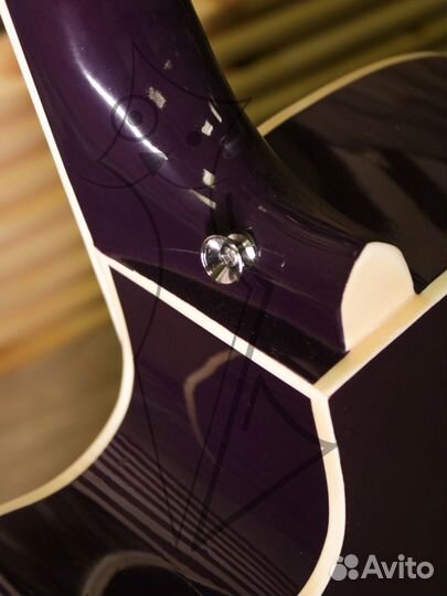 Акустическая гитара