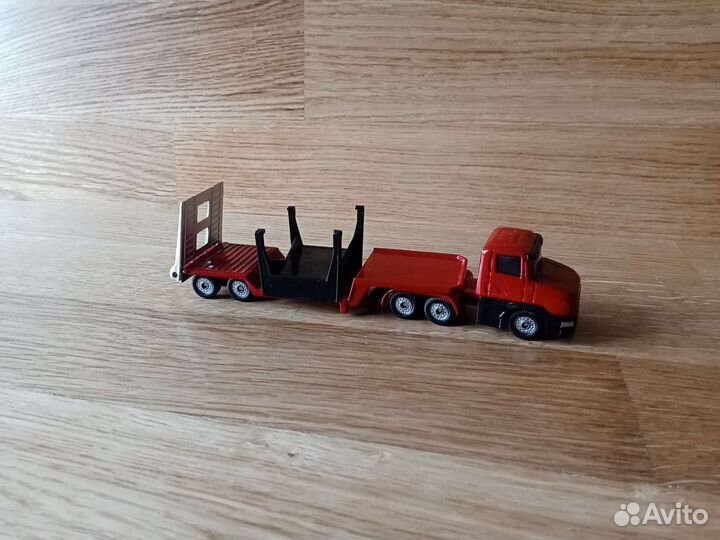 Машинка siku модель Тягач