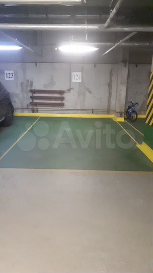 Машиноместо, 24 м²