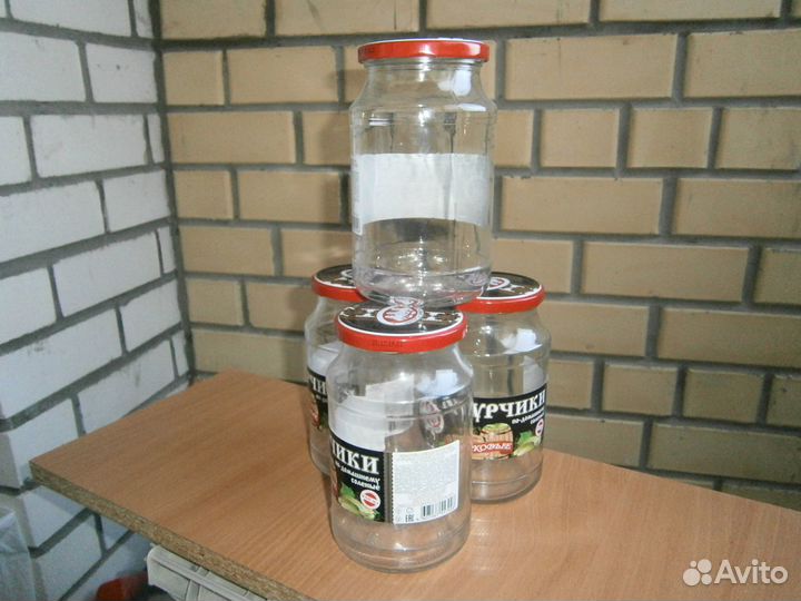 Банки стеклянные с завинчивающимися крышками