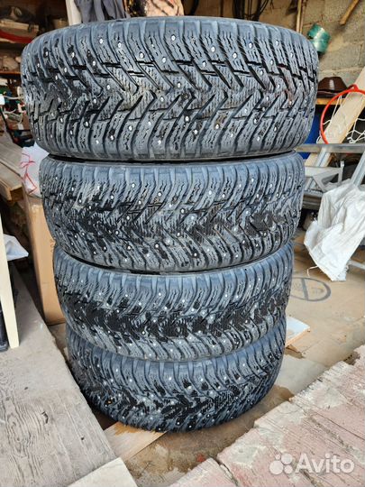 Nokian Tyres Hakkapeliitta 8 SUV 235/60 R18