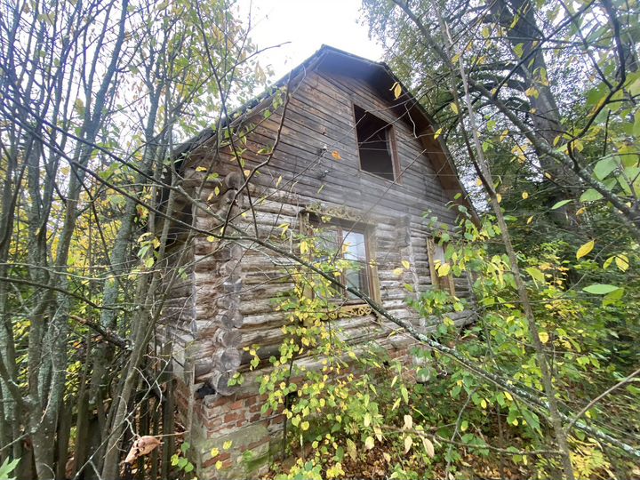 Дом 25,7 м² на участке 15 сот.