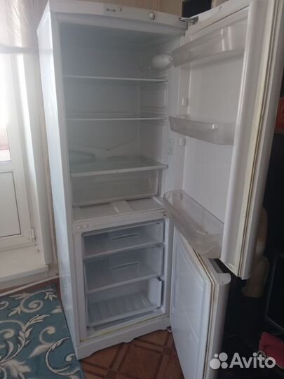 Холодильник бу indesit