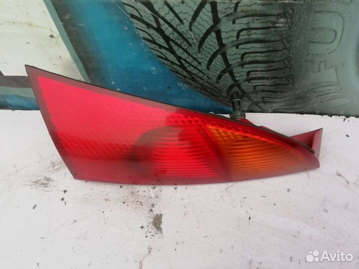 Фонарь задний правый Форд Фокус1
