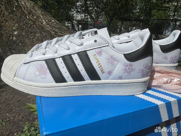 Adidas Superstar hanami