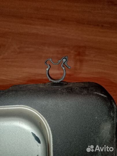 Крышка двигателя Opel Astra 1997