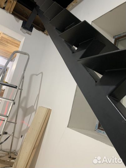 Лестницы из металла