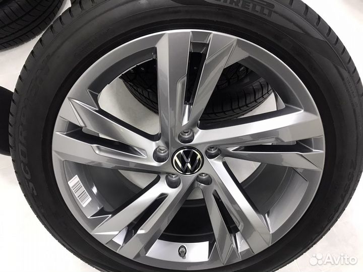 Pirelli Scorpion 255/45 R19 100V