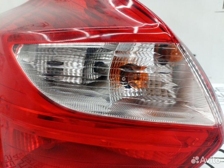 Фонарь задний левый Ford Focus 3 CB8 1.6L duratec