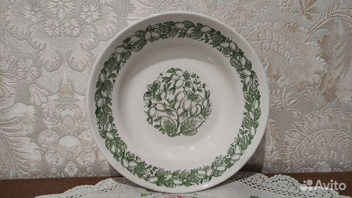 Посуда тарелки чашки зик