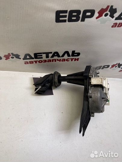 Мотор стеклоотчестителя задний Renault Duster