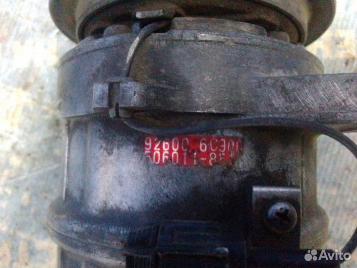 Компрессор кондиционера Nissan Serena универсал